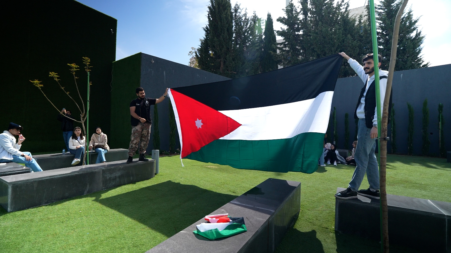 Madar Al-Saa Images 0.39826946232761573