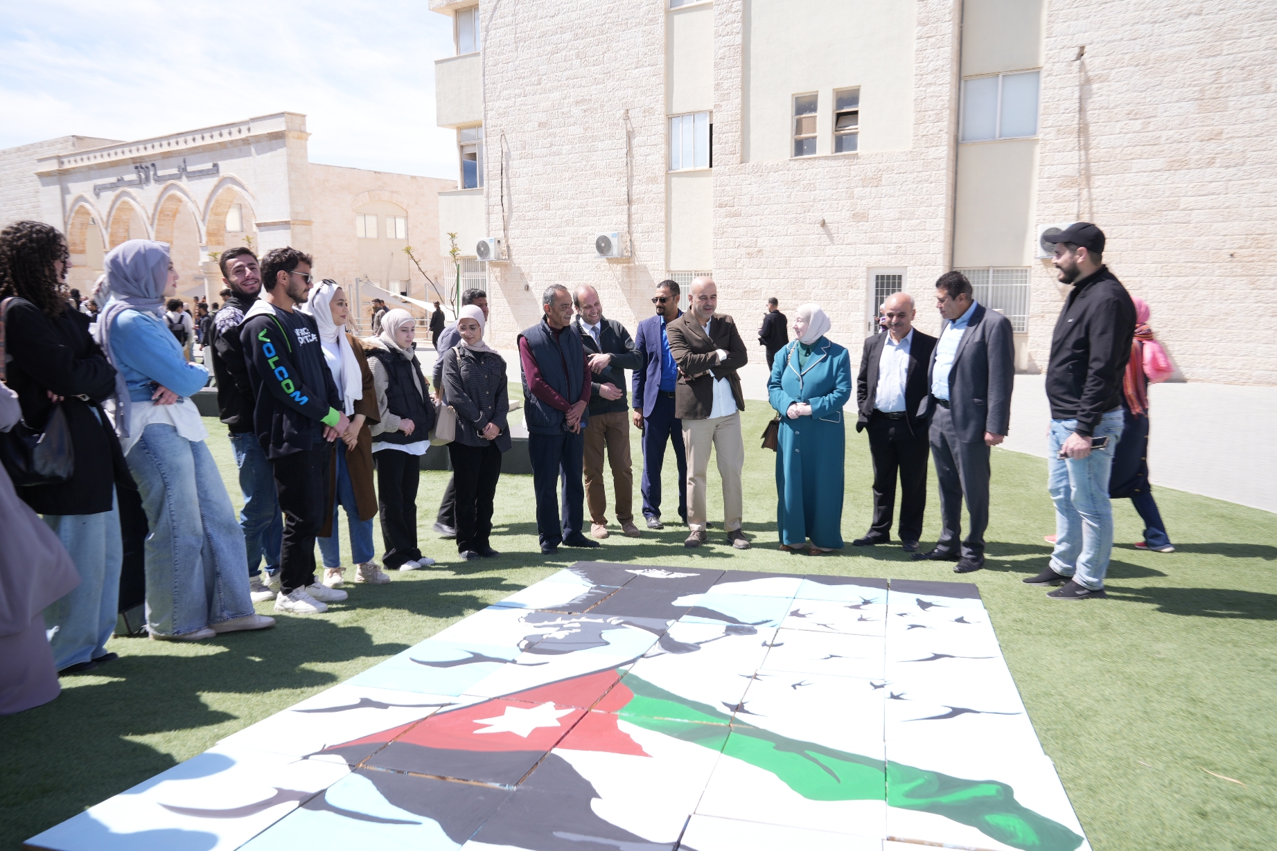 Madar Al-Saa Images 0.6444978568192204