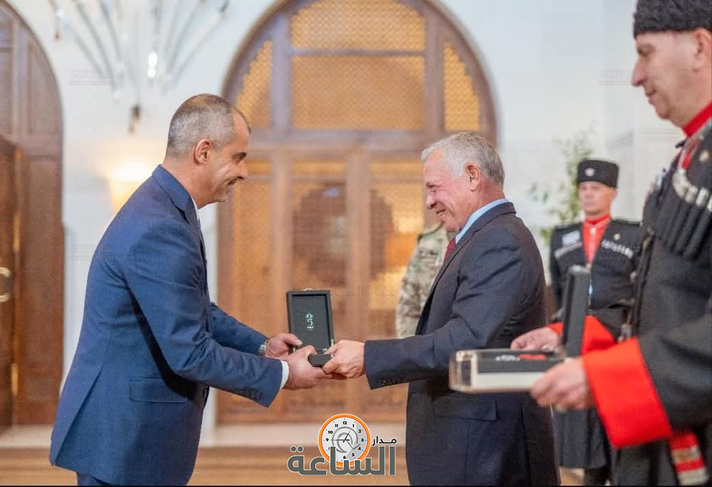 Madar Al-Saa Images 0.8866892285049747