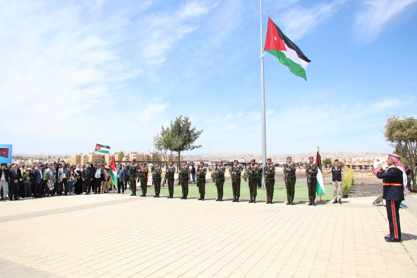 Madar Al-Saa Images 0.19142718512832735