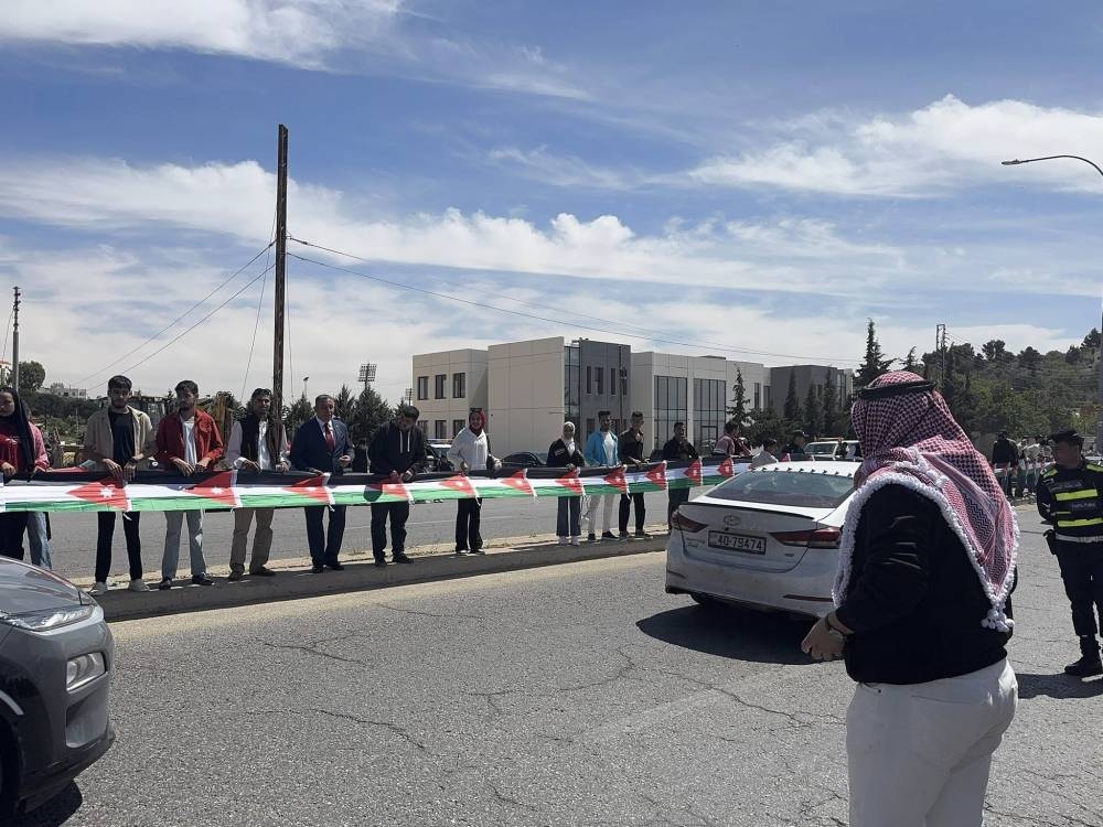 Madar Al-Saa Images 0.517261329742482