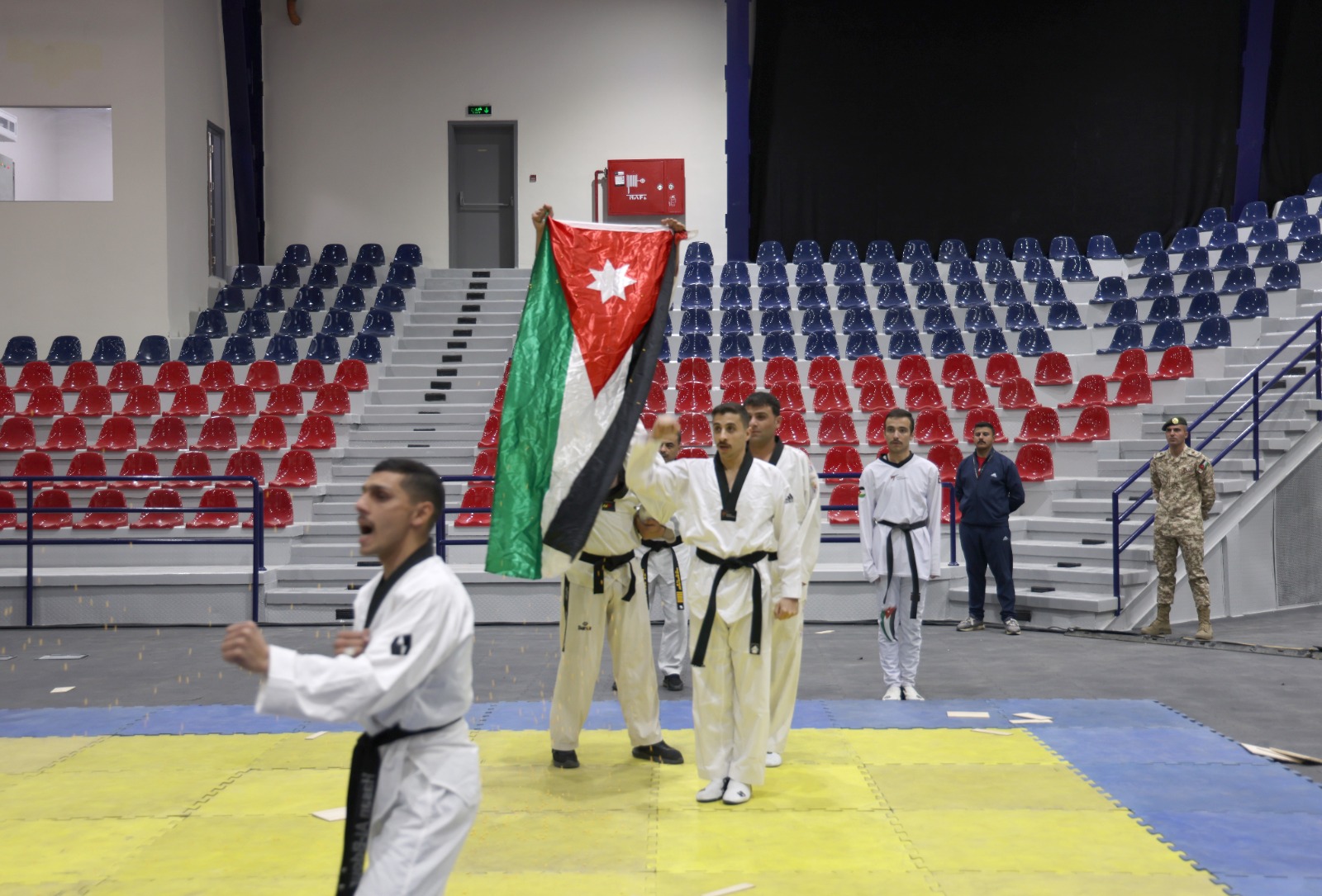 Madar Al-Saa Images 0.19381463649675879