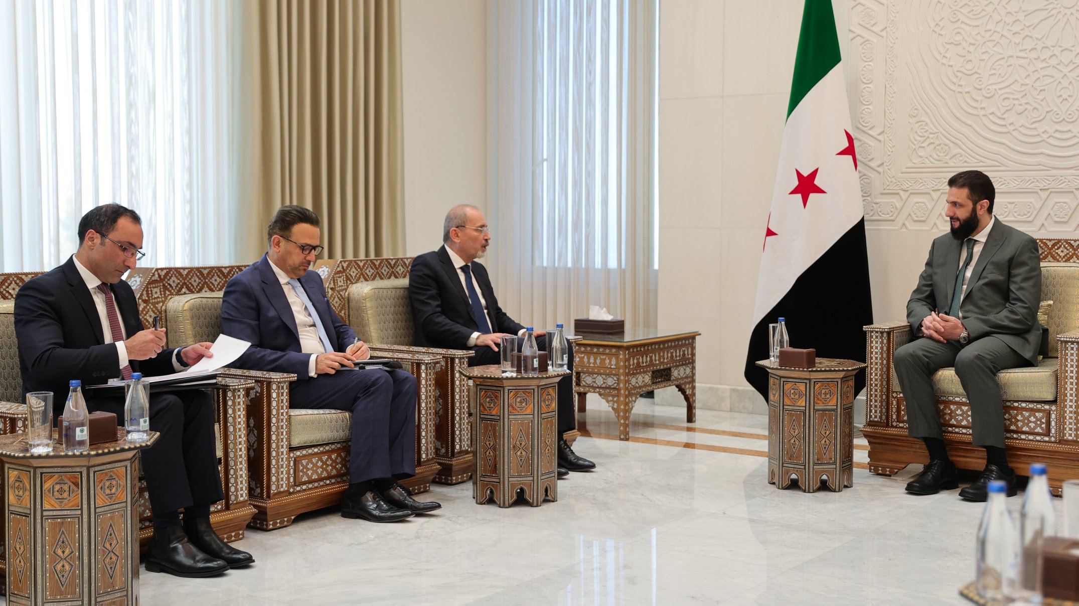 Madar Al-Saa Images 0.5091102597960468