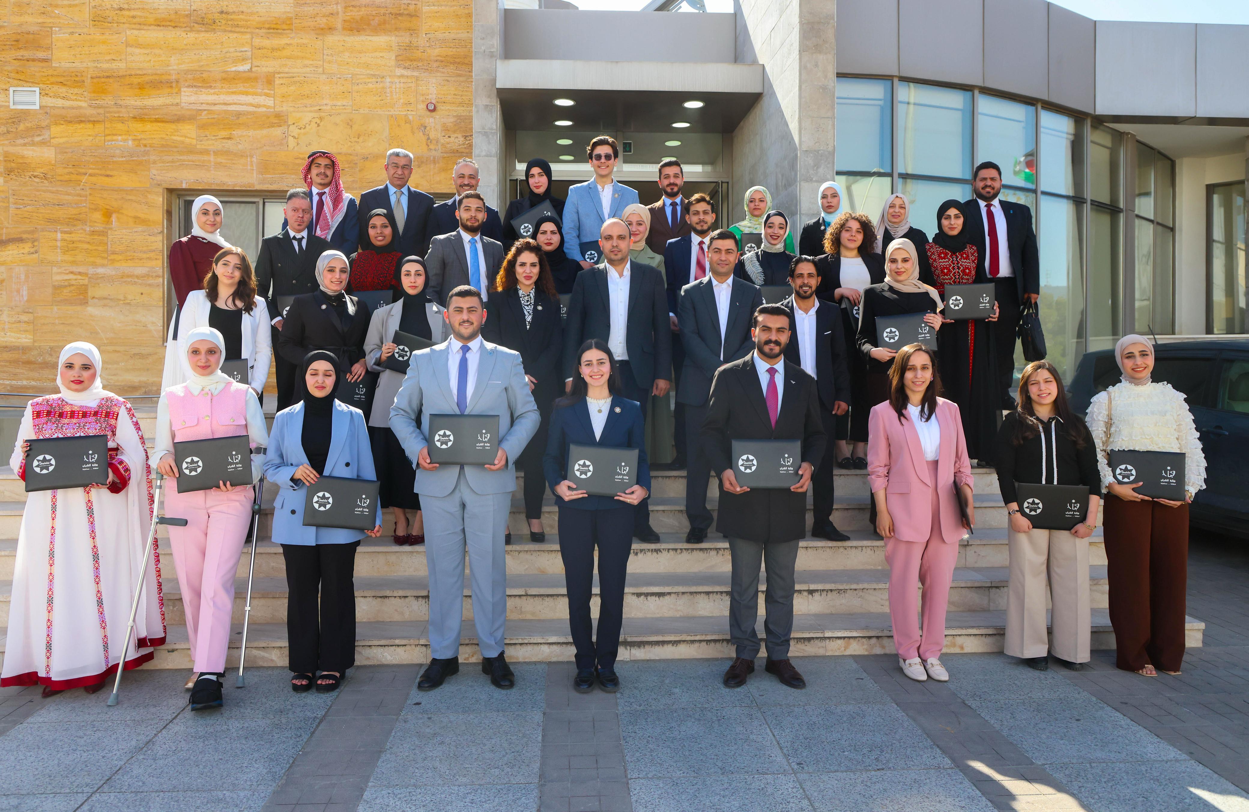 Madar Al-Saa Images 0.8470371222936818