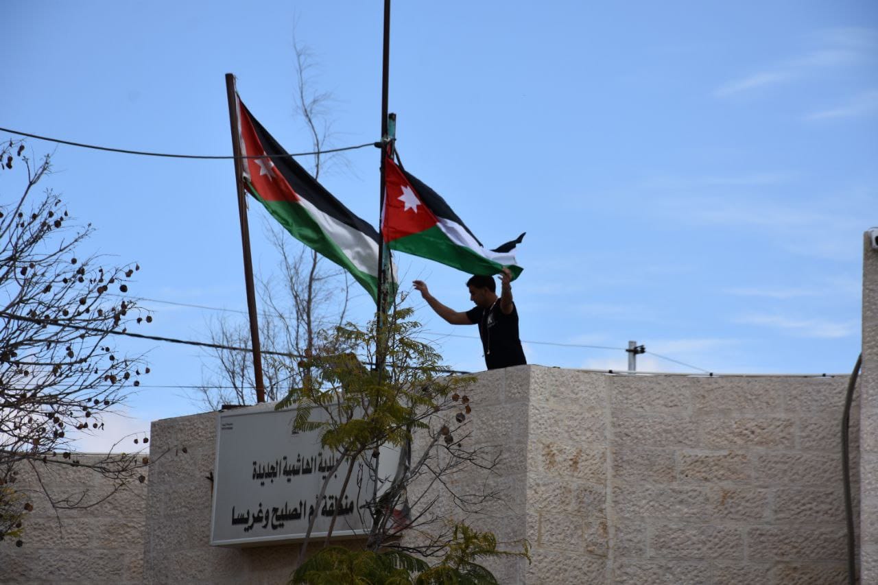 Madar Al-Saa Images 0.4124046314239507