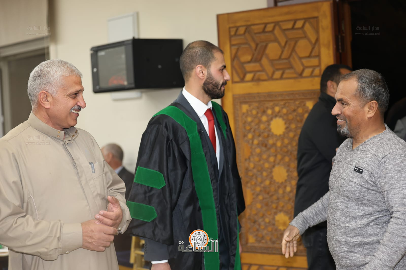 Madar Al-Saa Images 0.8851877345975822