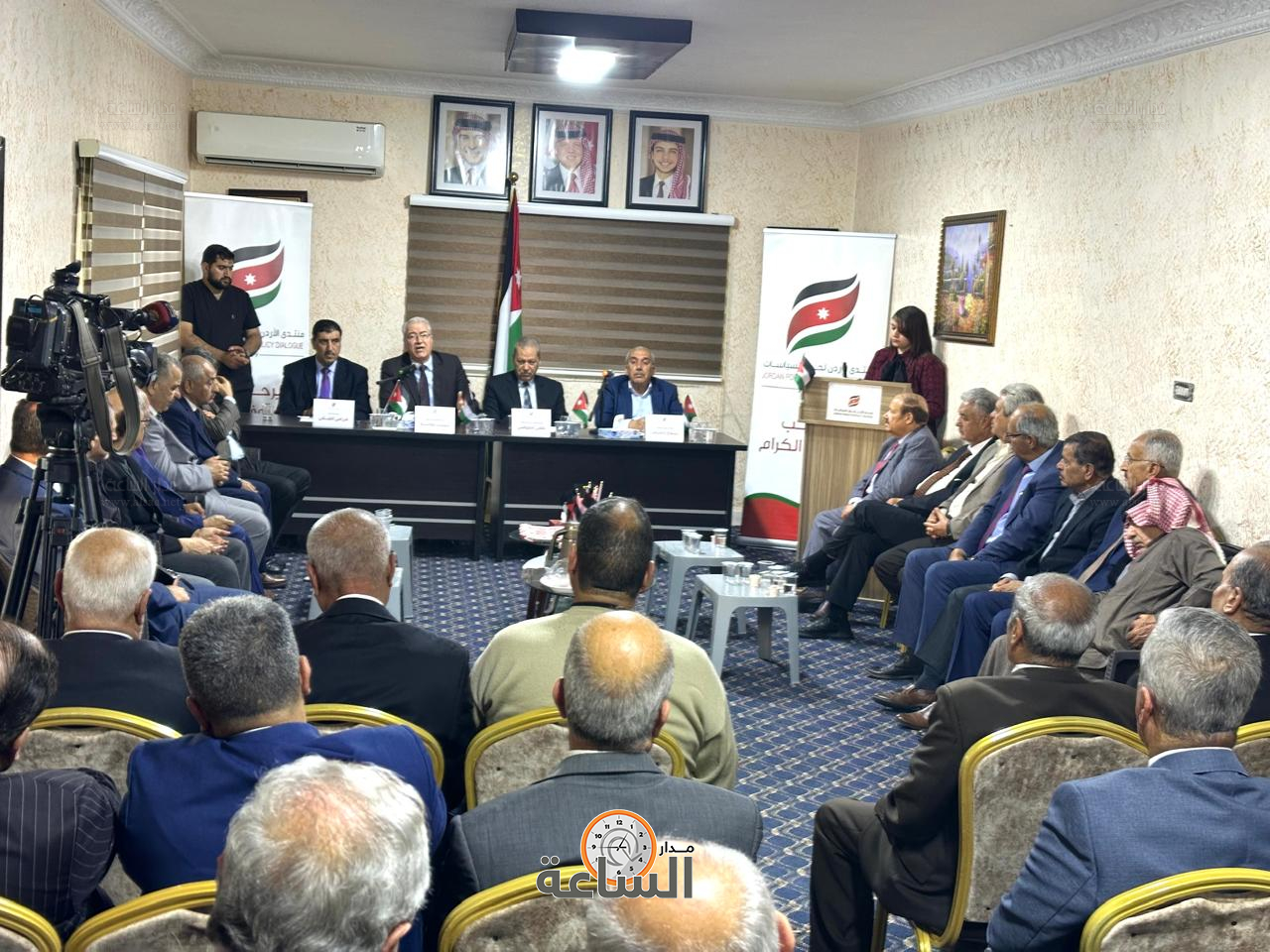 Madar Al-Saa Images 0.6689653146803565