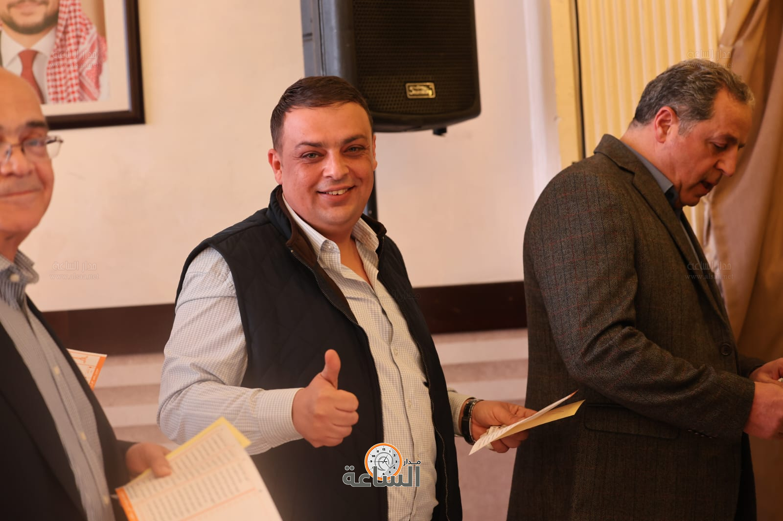 Madar Al-Saa Images 0.9985345823944249