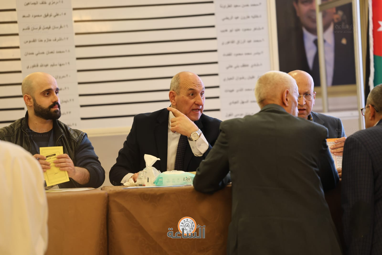 Madar Al-Saa Images 0.7948753363228606