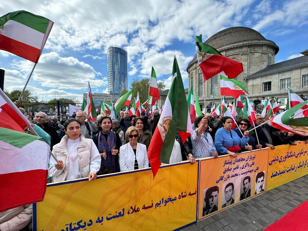 Madar Al-Saa Images 0.8665253276635669