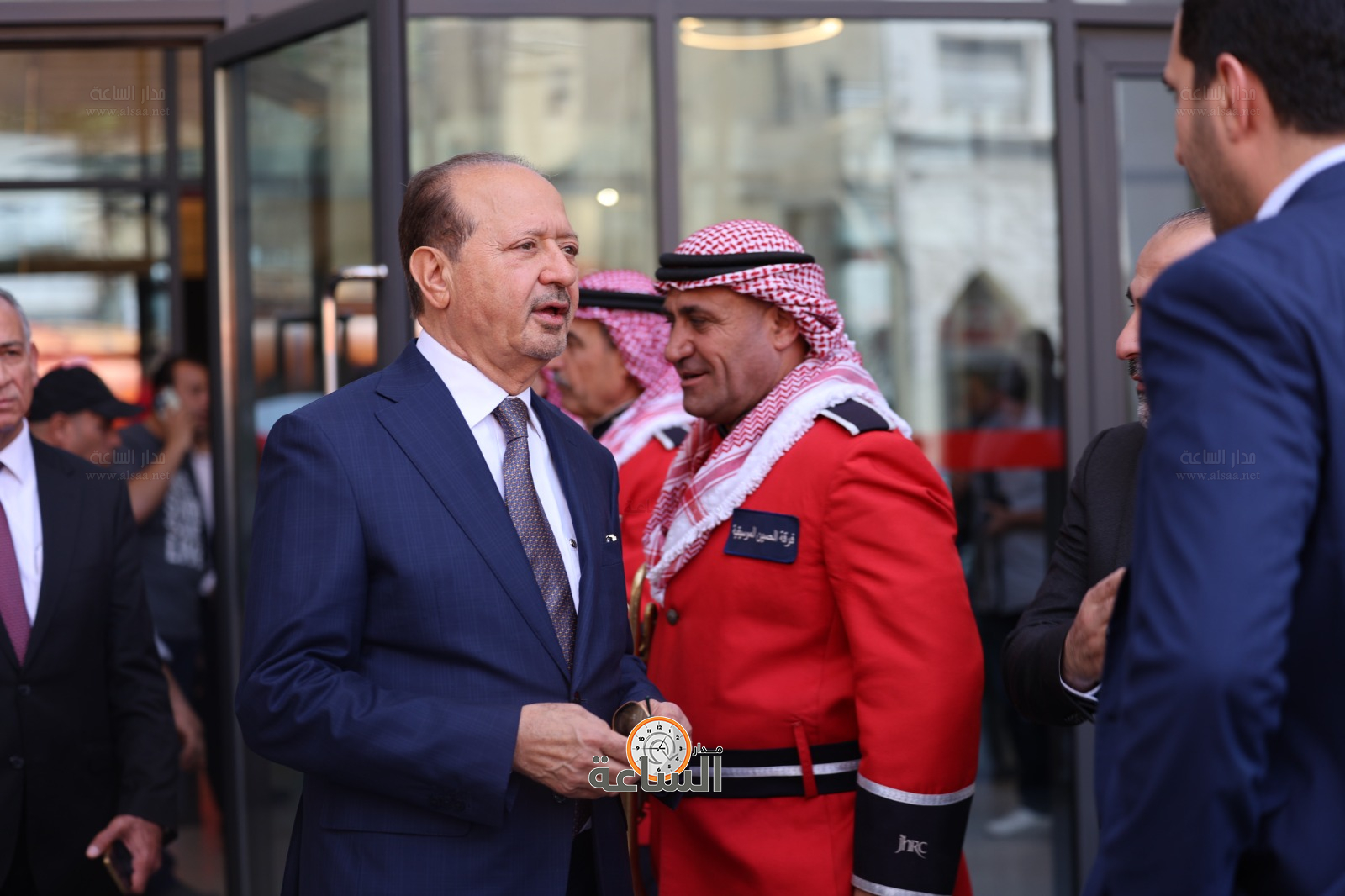 Madar Al-Saa Images 0.9399208782574833