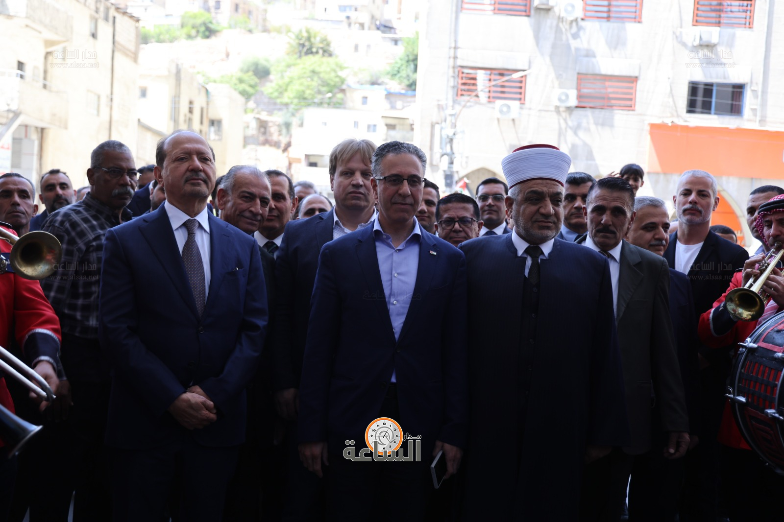 Madar Al-Saa Images 0.009845323209874746