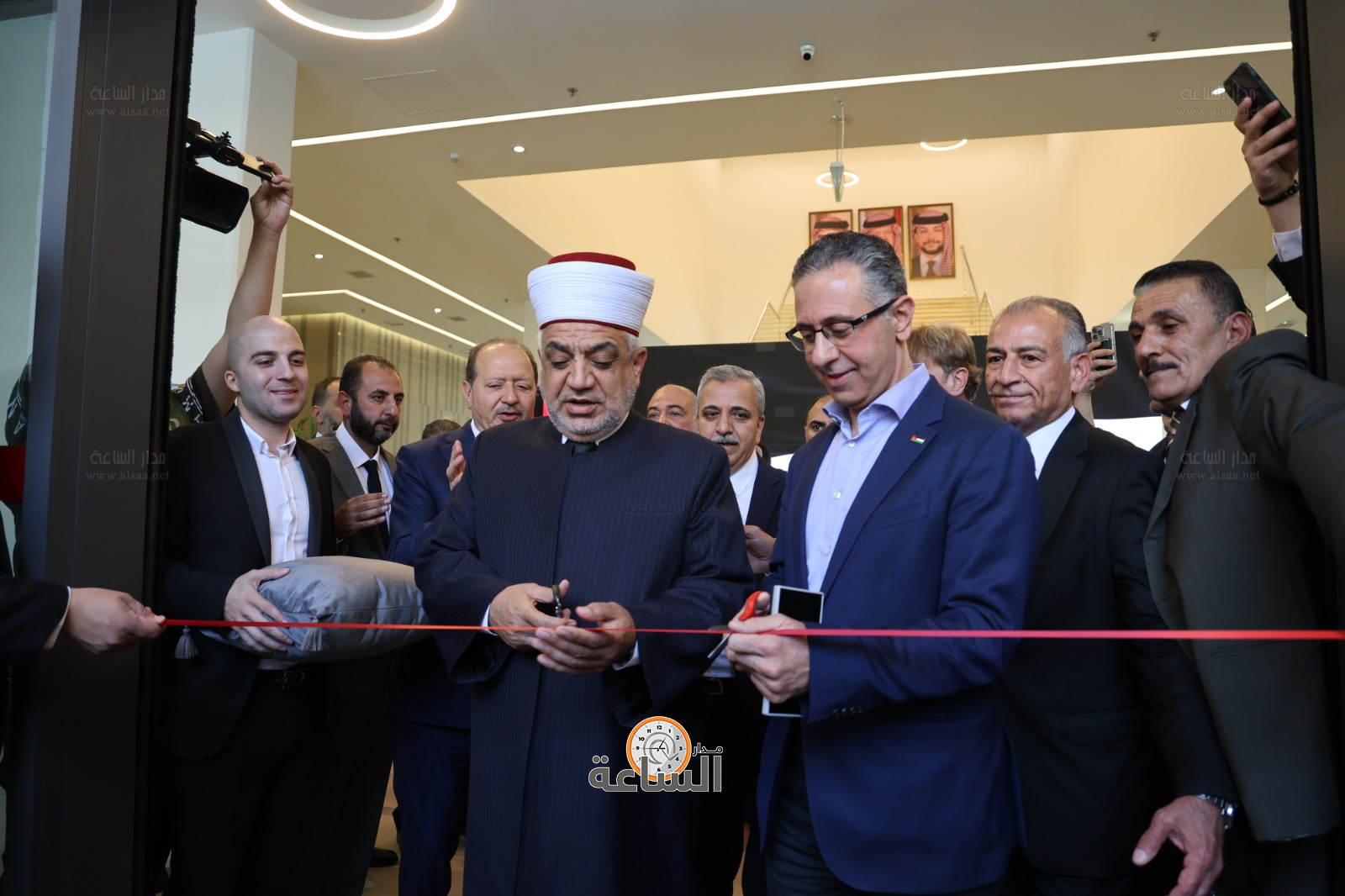 Madar Al-Saa Images 0.27659038622250587