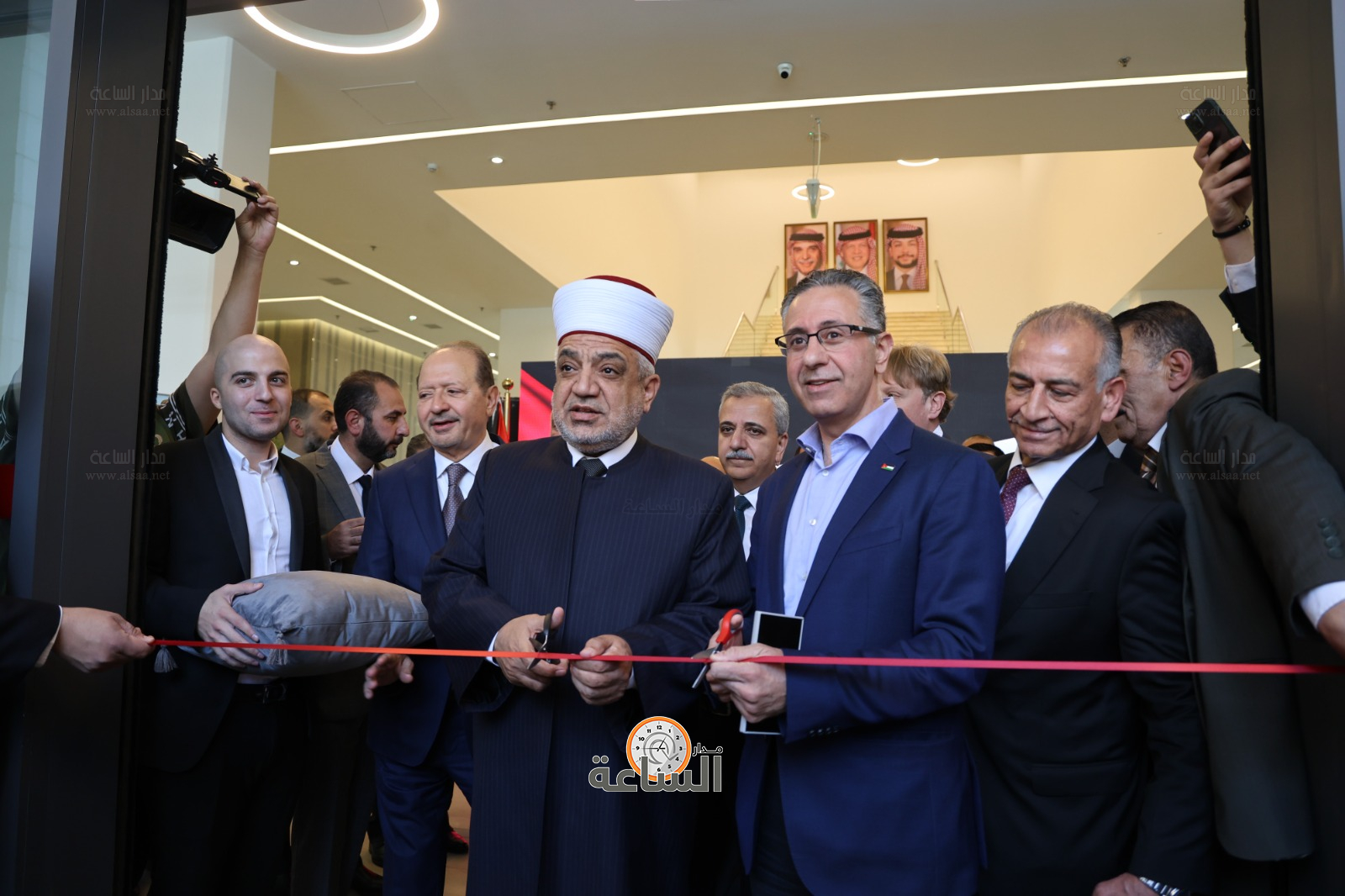 Madar Al-Saa Images 0.8505621640099666