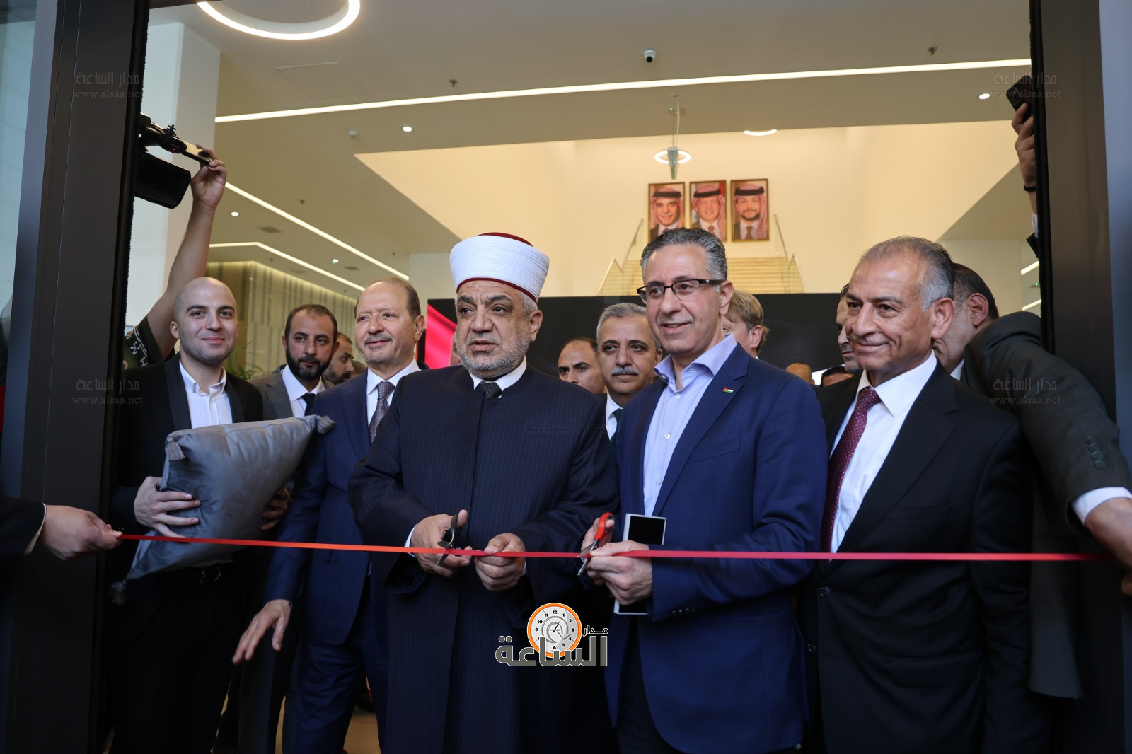 Madar Al-Saa Images 0.9598408190616773