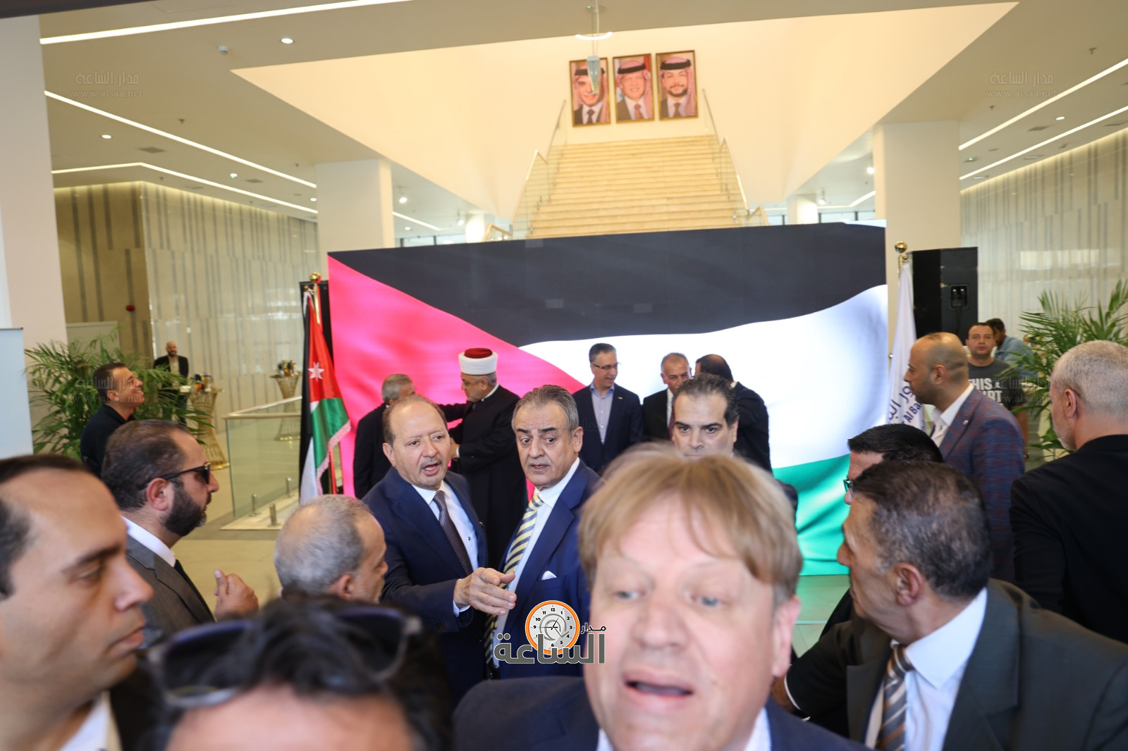 Madar Al-Saa Images 0.5662071309875117