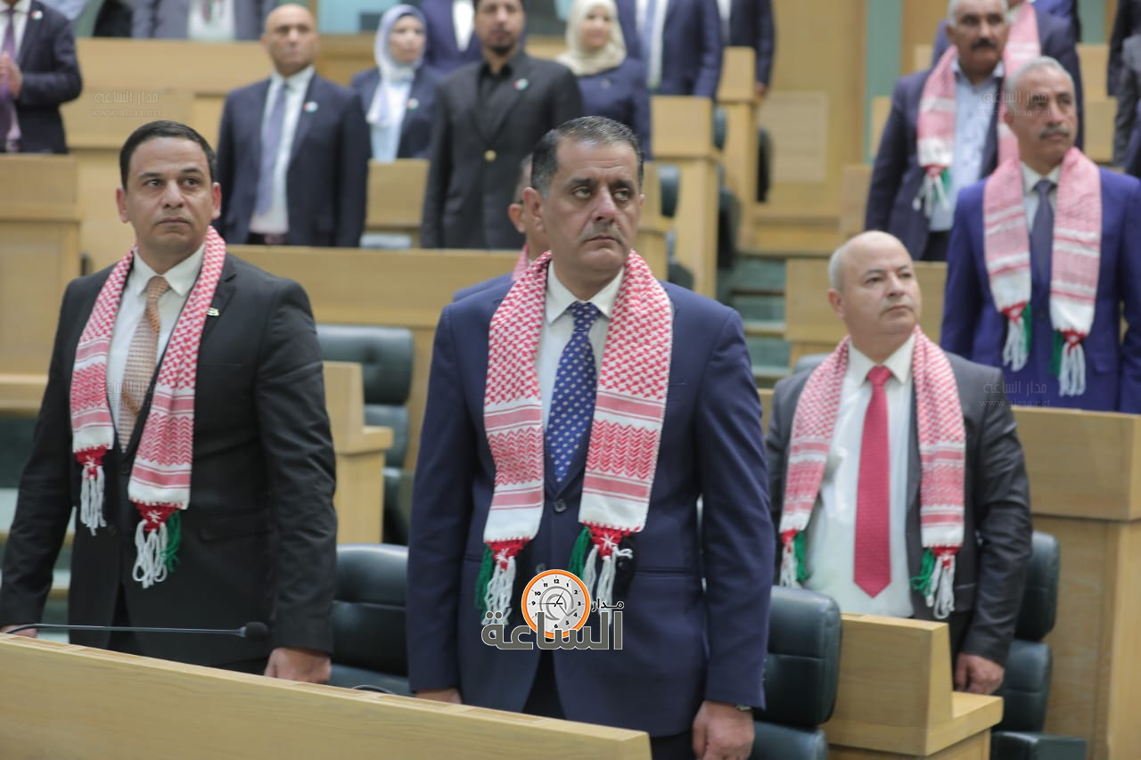 Madar Al-Saa Images 0.041703667569472525