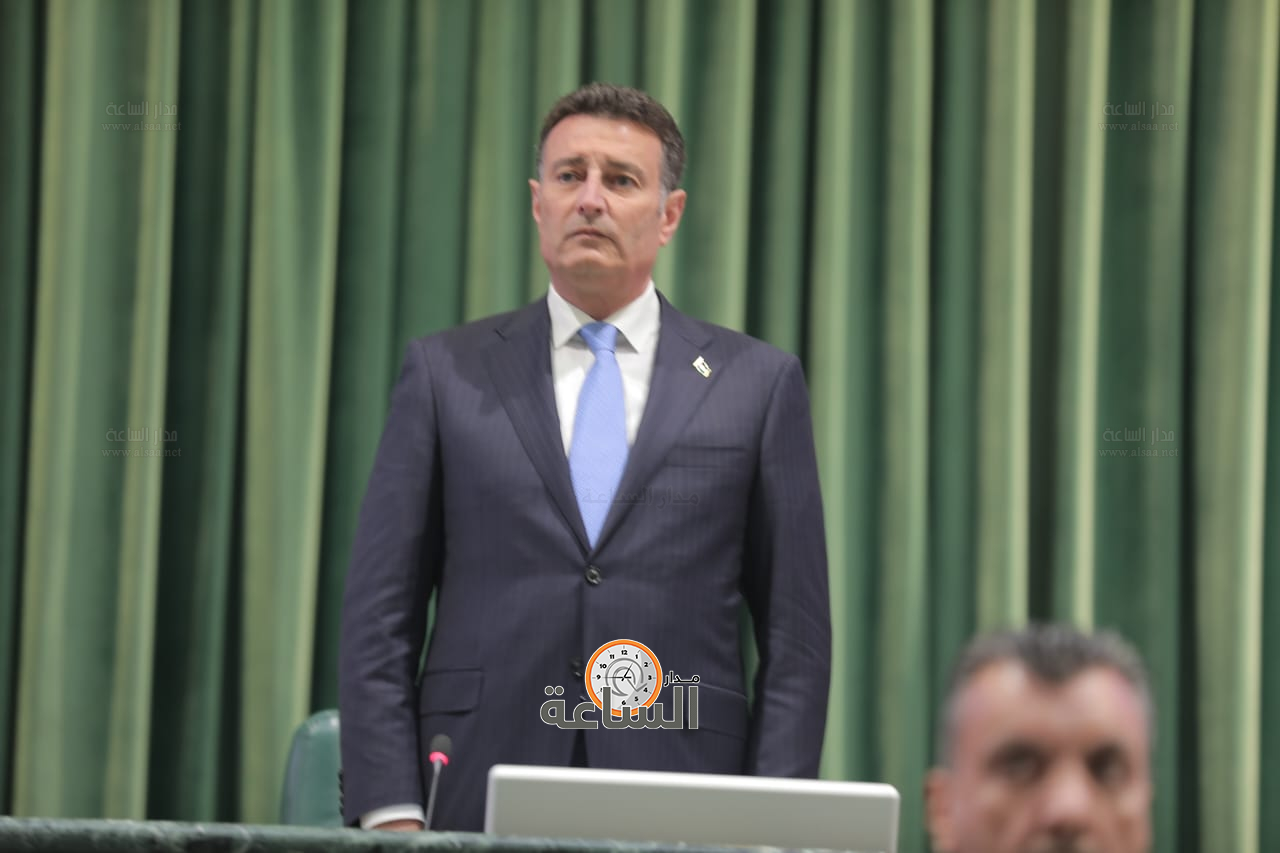 Madar Al-Saa Images 0.9459055405429879