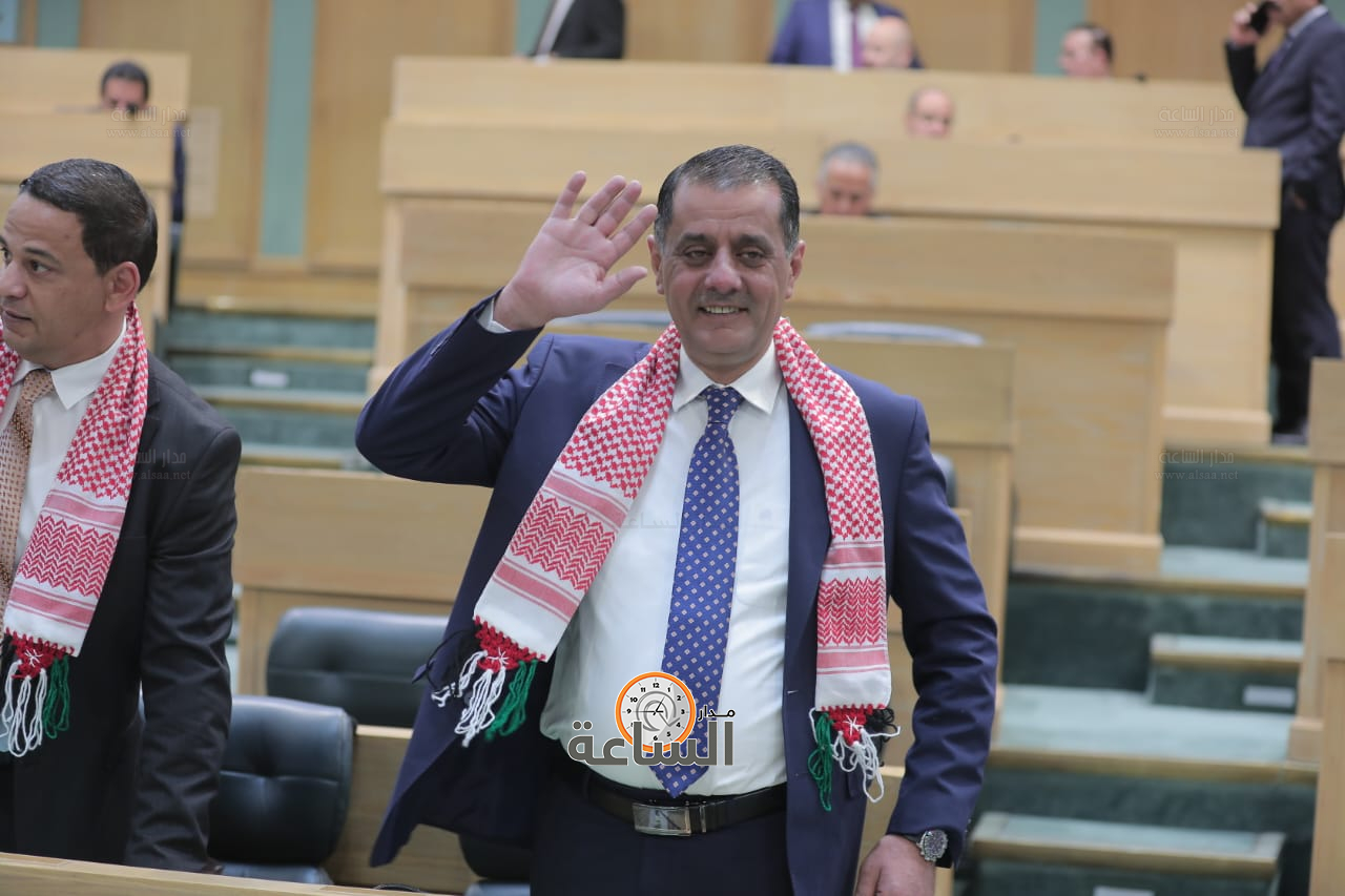 Madar Al-Saa Images 0.41015606828271167