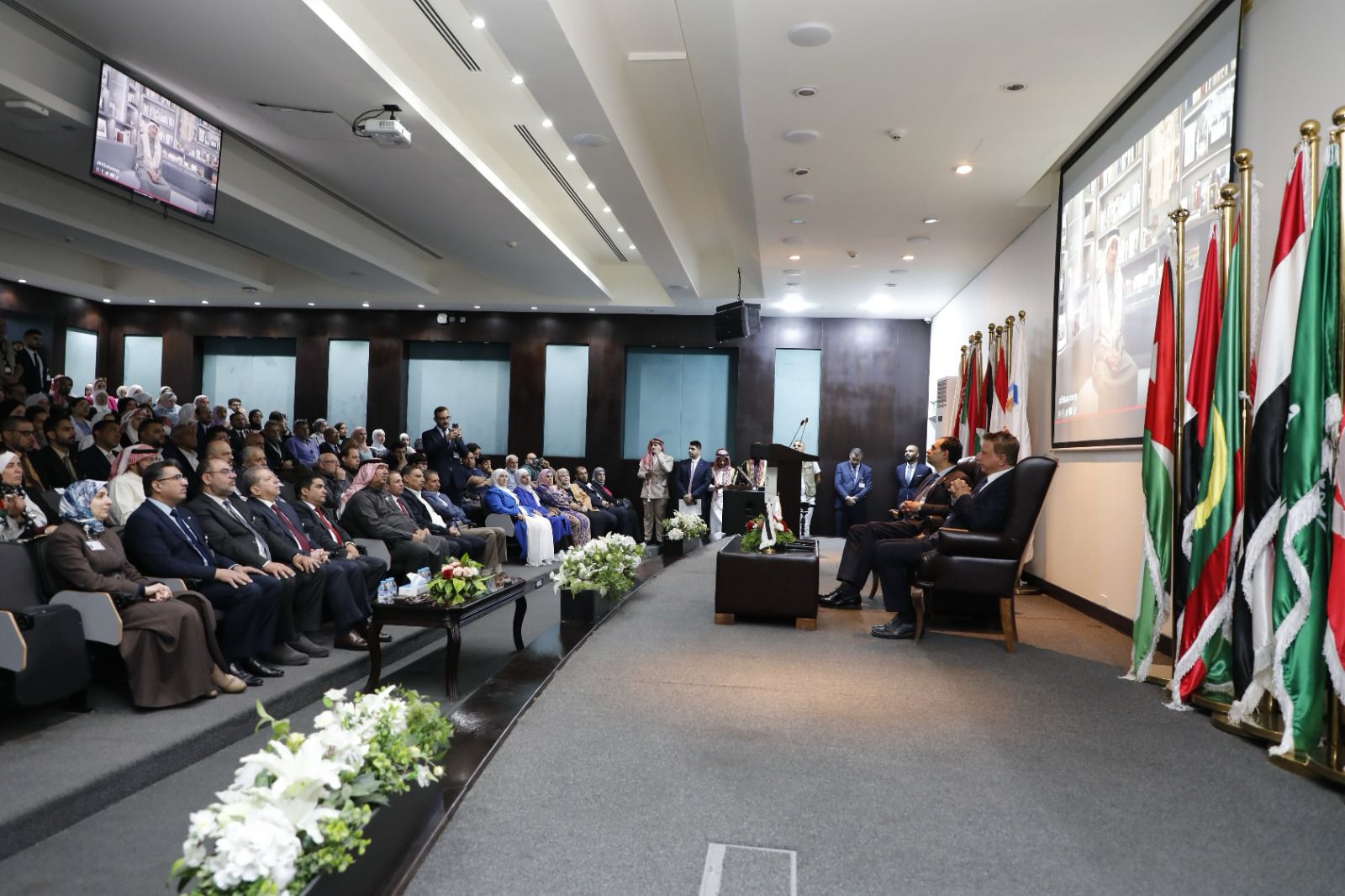 Madar Al-Saa Images 0.7555438188607526