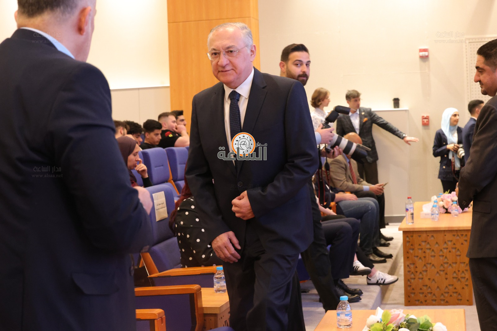 Madar Al-Saa Images 0.6669195190163674