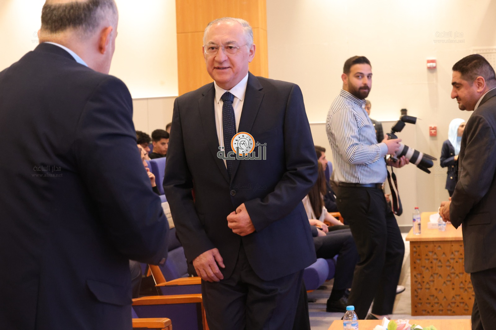 Madar Al-Saa Images 0.7120738187852333