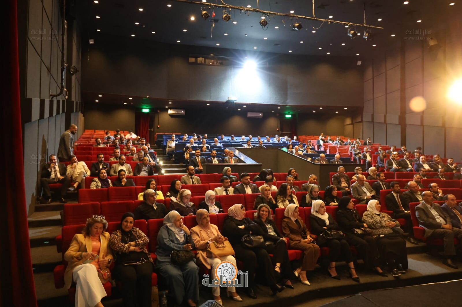 Madar Al-Saa Images 0.3755865738085019