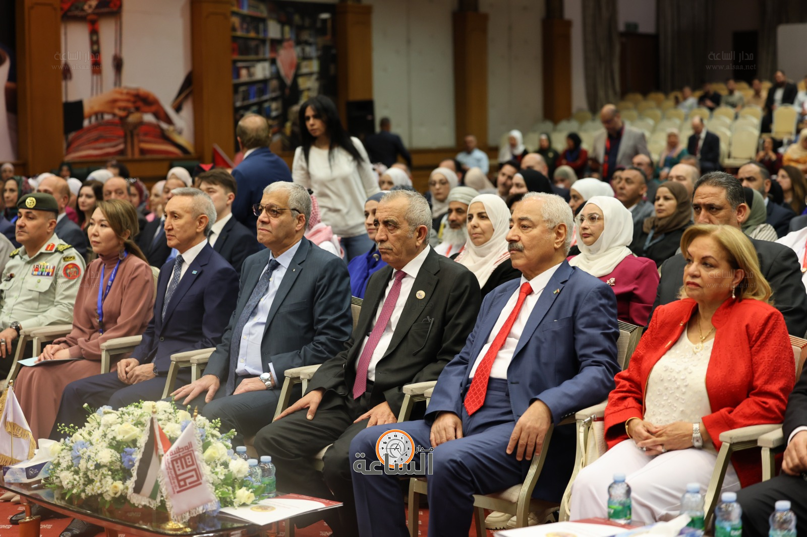 Madar Al-Saa Images 0.448565647326447