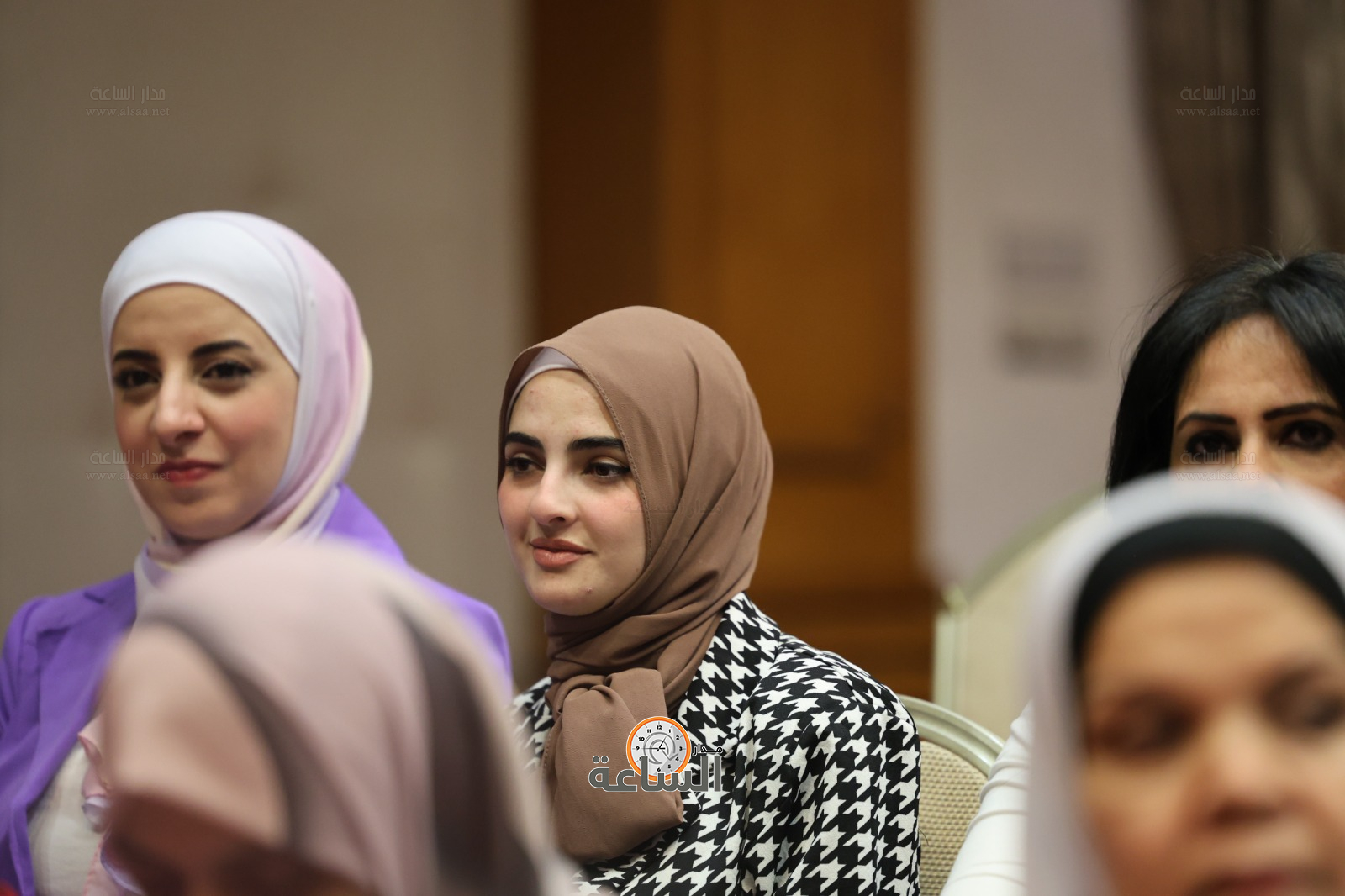 Madar Al-Saa Images 0.7355937061157799