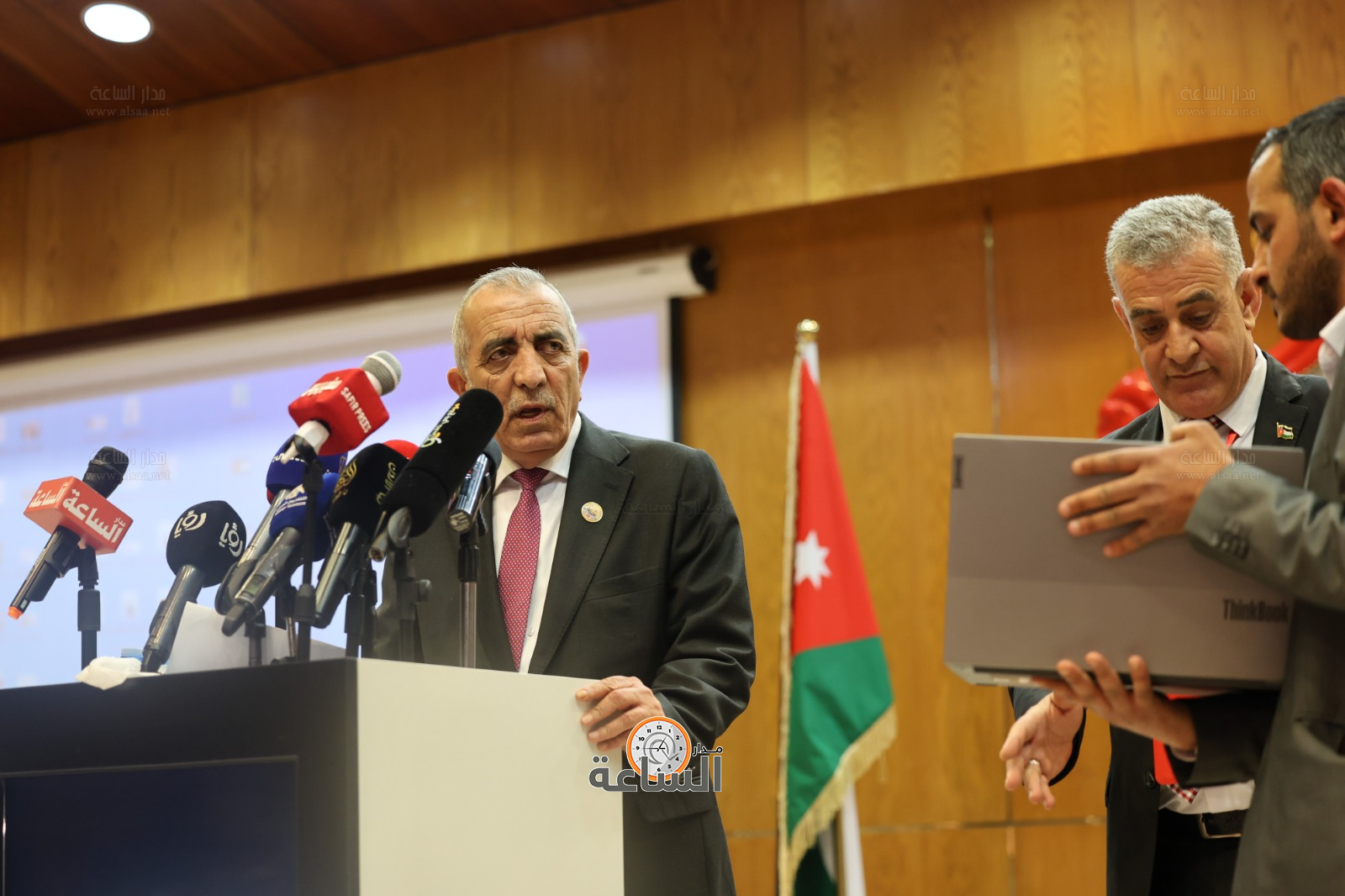 Madar Al-Saa Images 0.9540591648762166