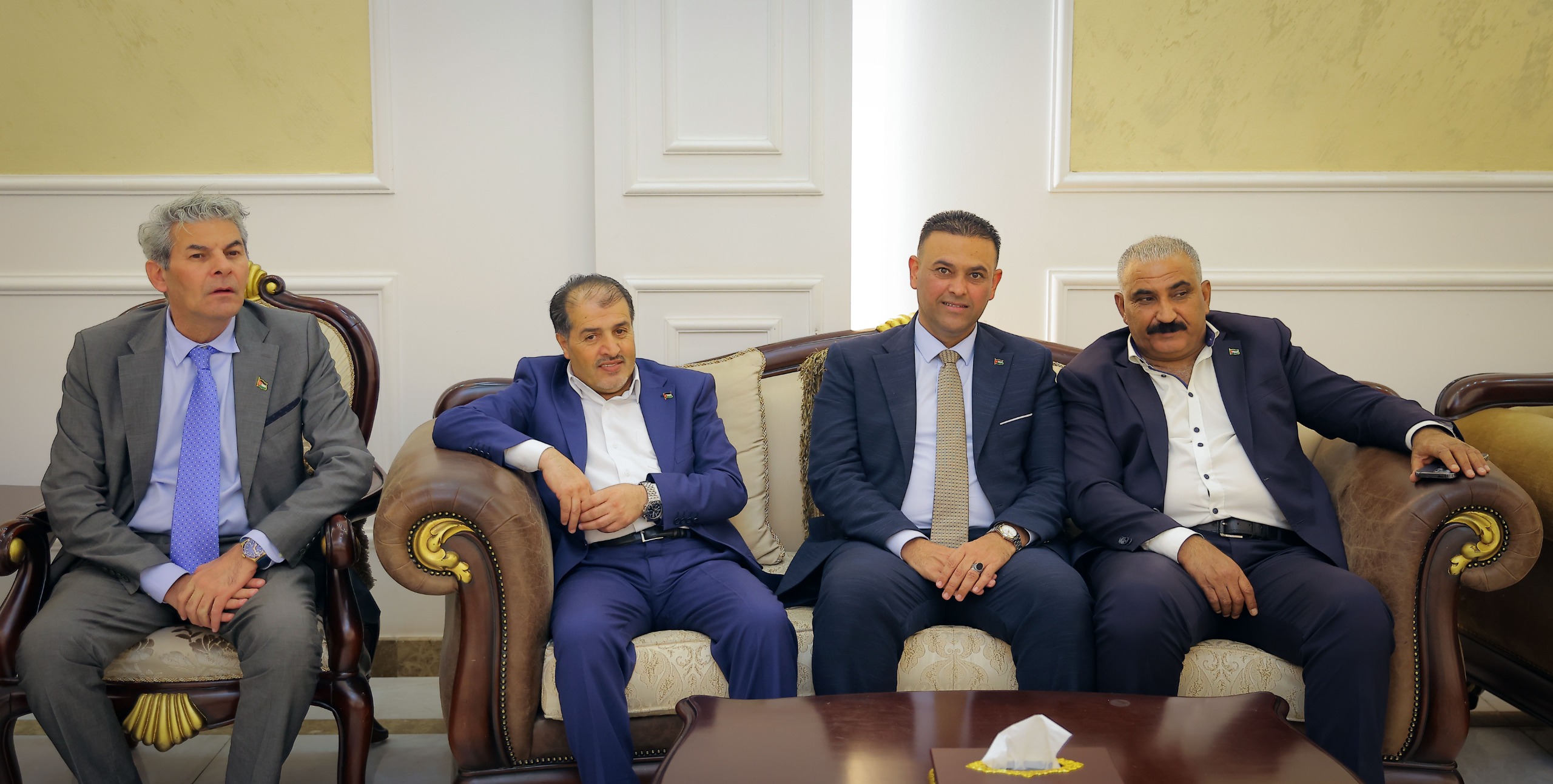 Madar Al-Saa Images 0.21106617054213805