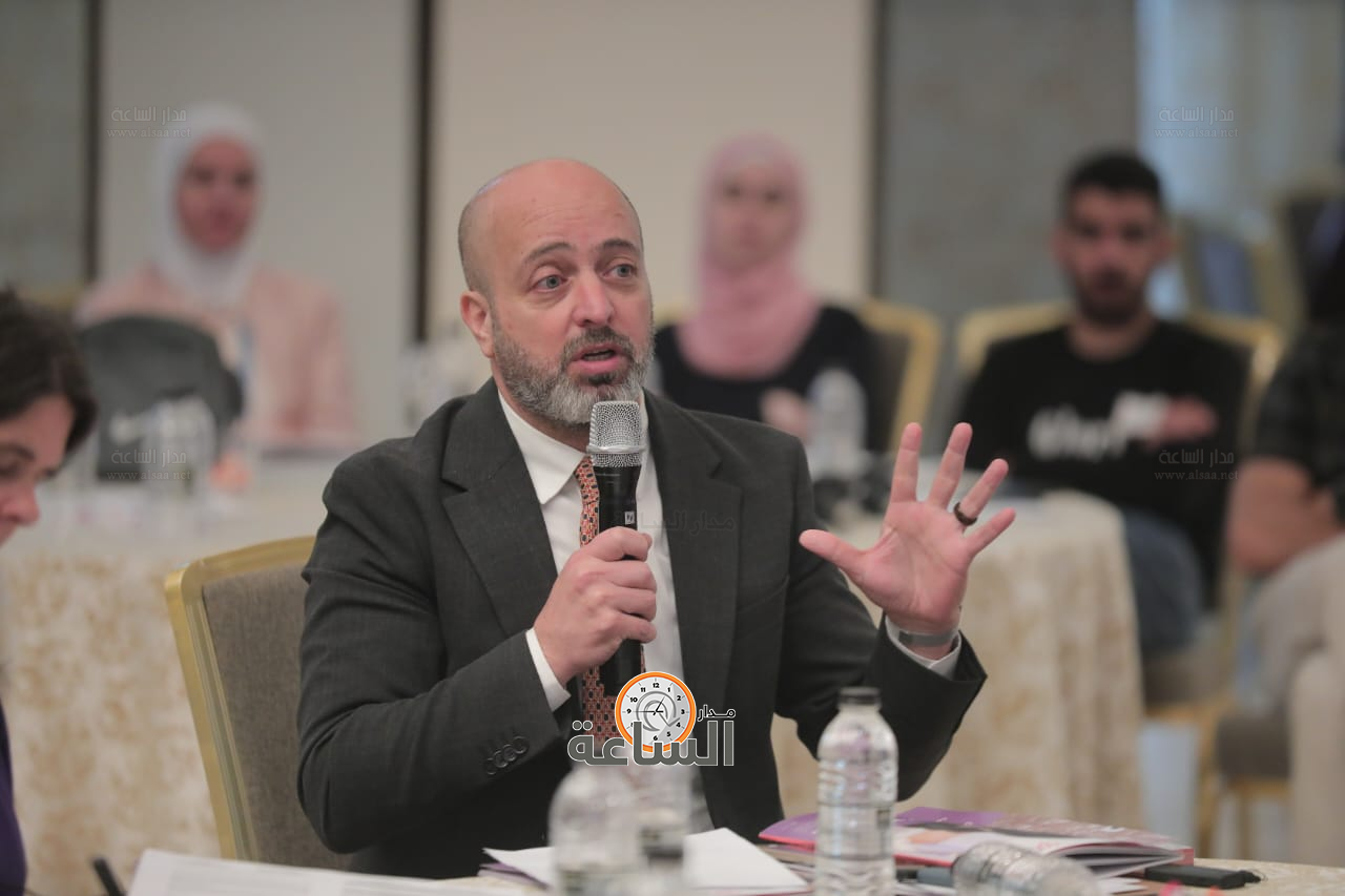 Madar Al-Saa Images 0.4051715119997892