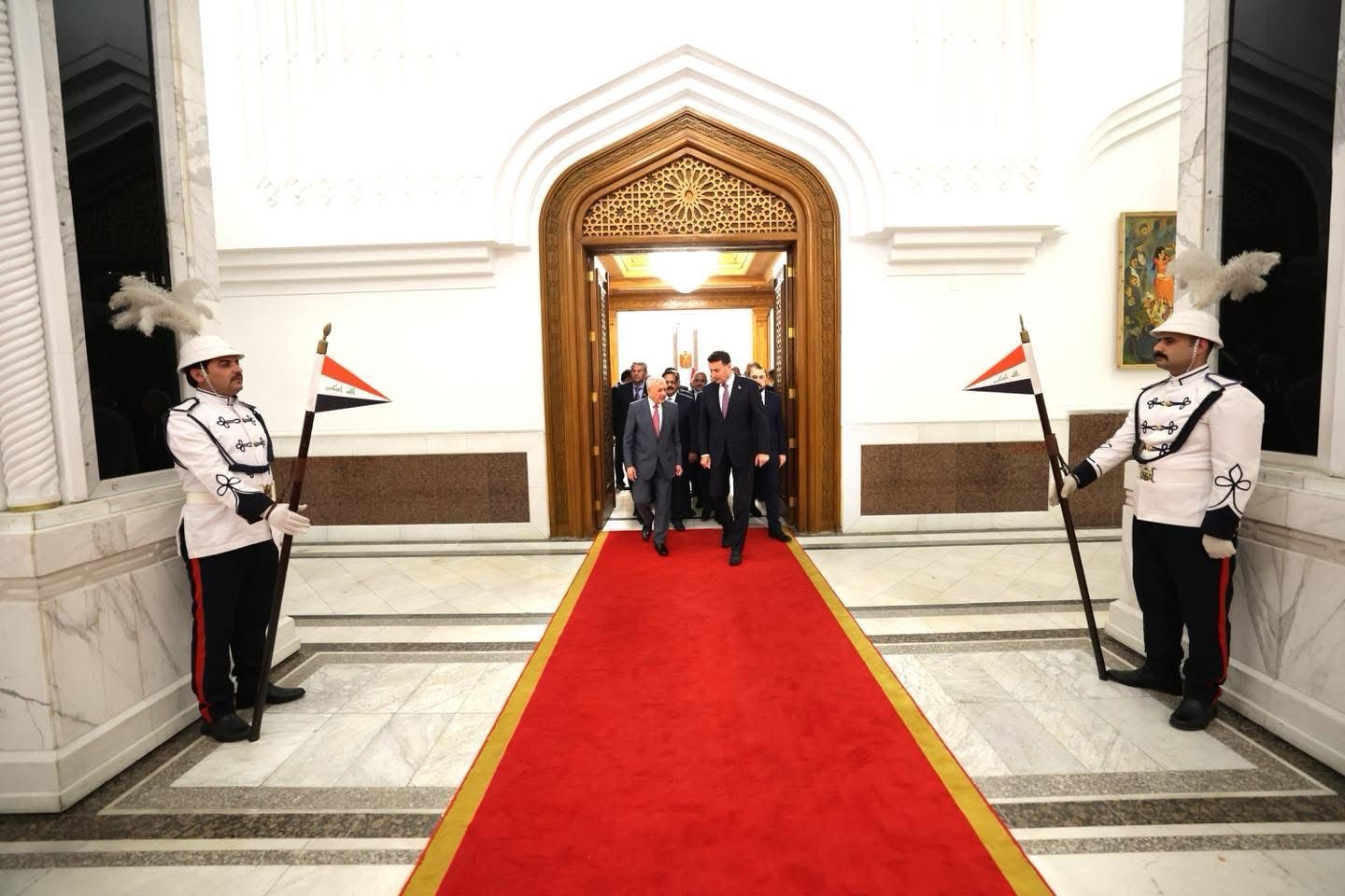 Madar Al-Saa Images 0.8731137655486568