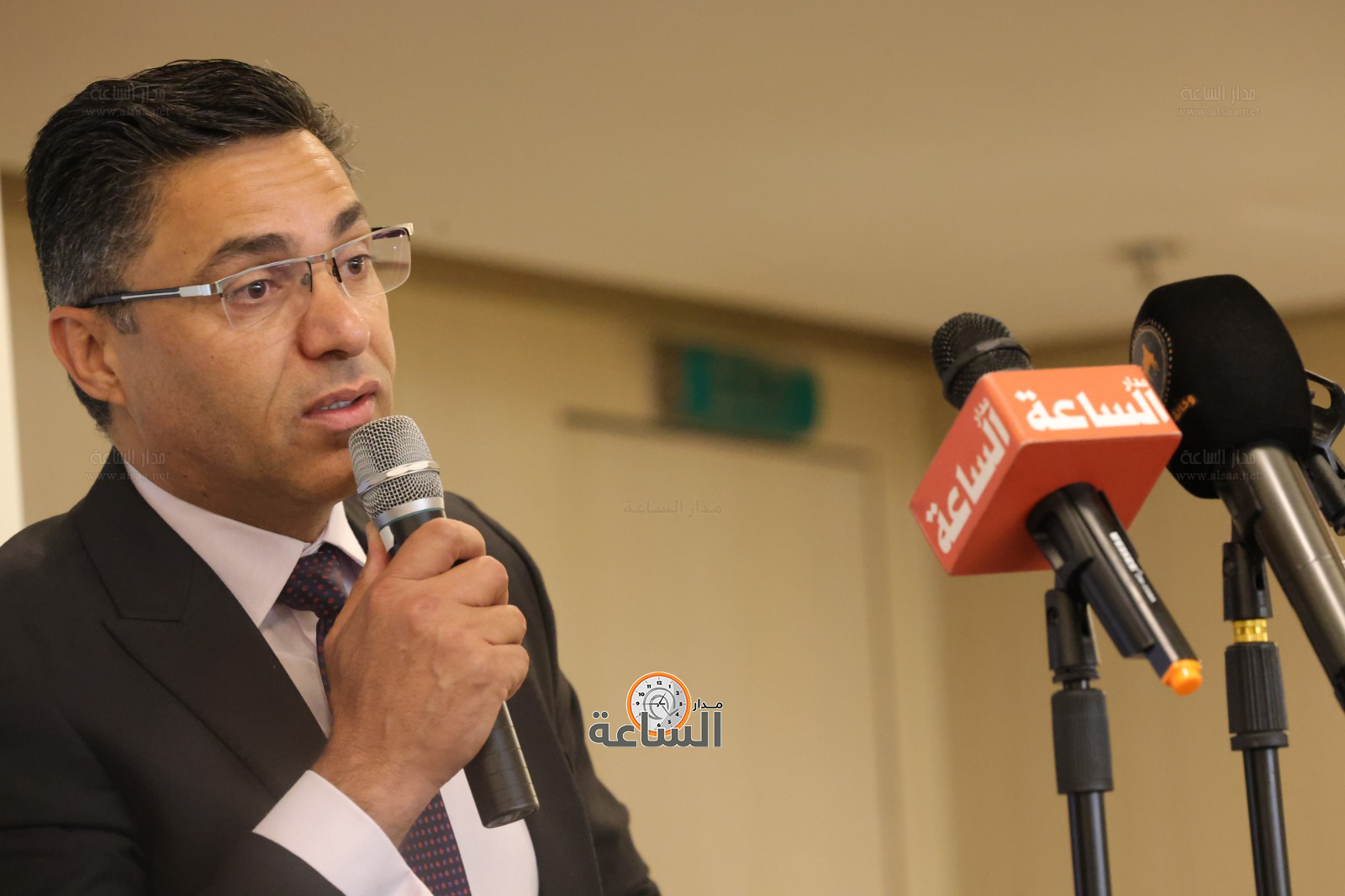 Madar Al-Saa Images 0.3441869689191215