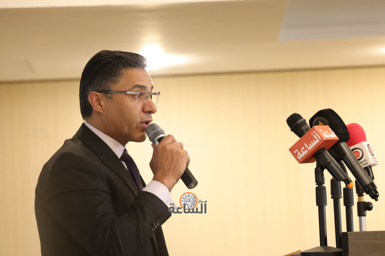 Madar Al-Saa Images 0.05466933154758025