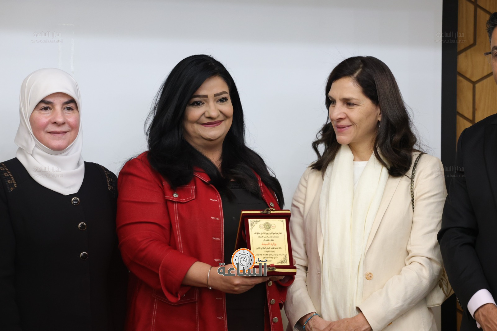 Madar Al-Saa Images 0.45432233252943977