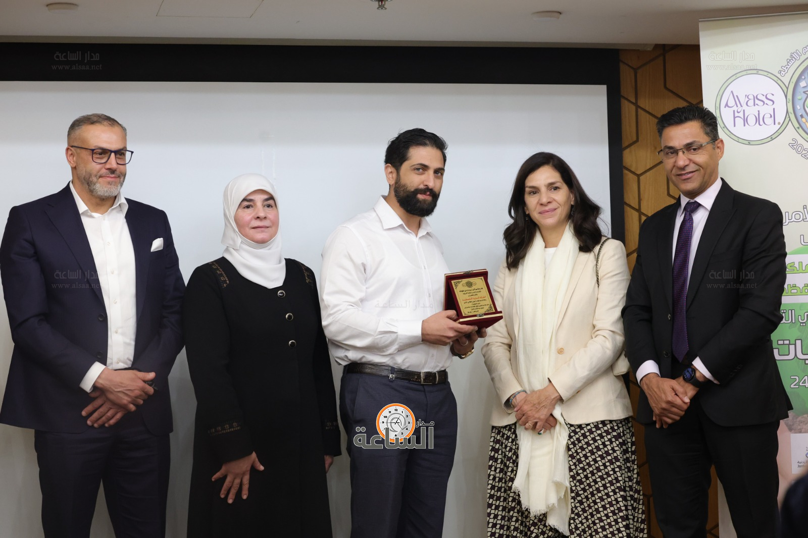 Madar Al-Saa Images 0.8702296946874661