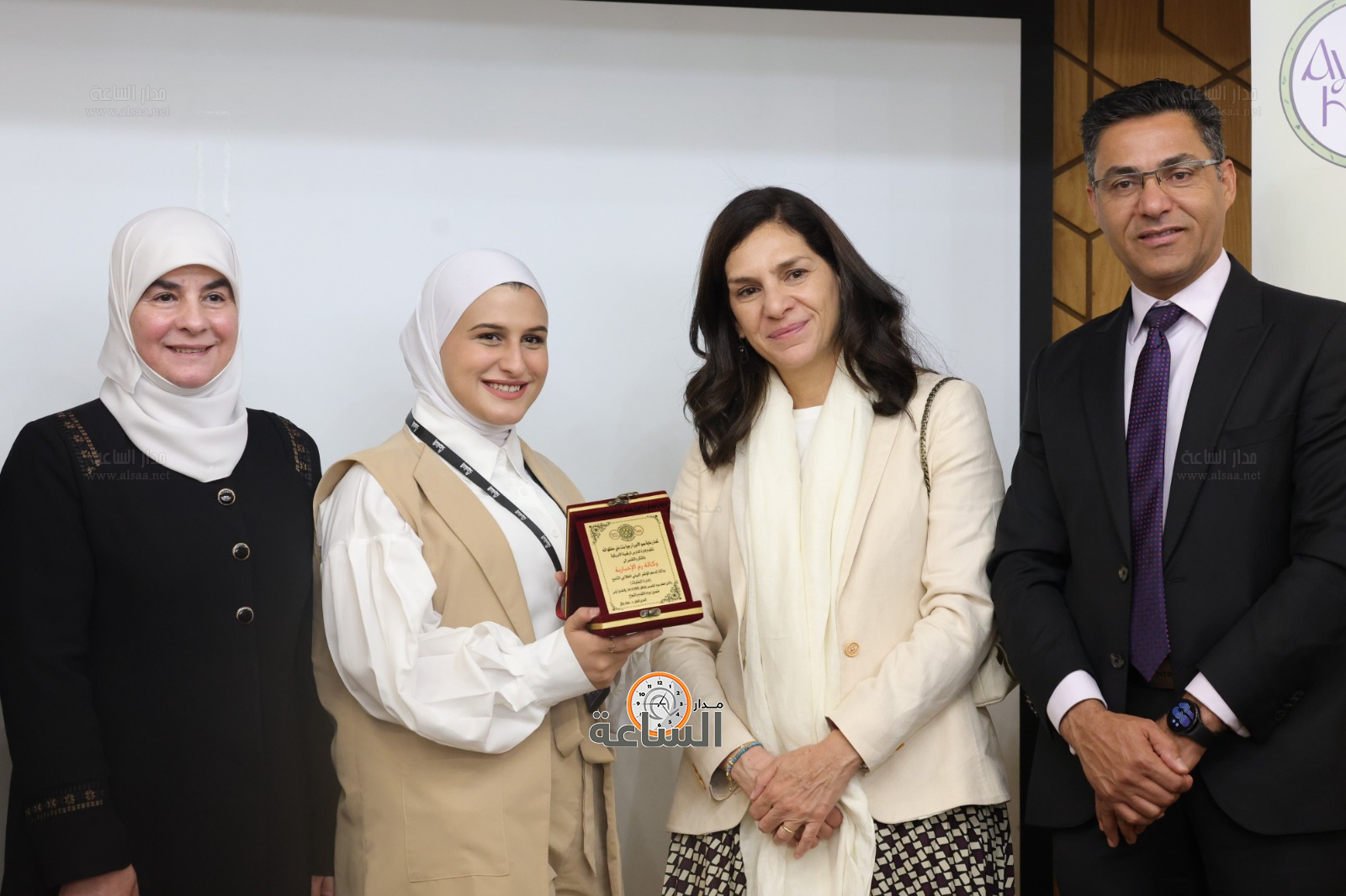 Madar Al-Saa Images 0.7962185371717784