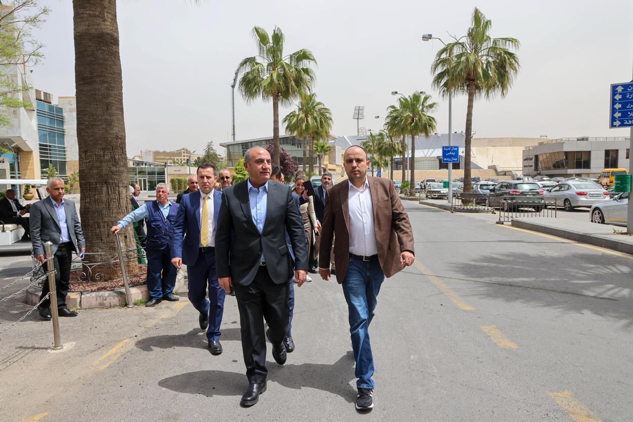 Madar Al-Saa Images 0.14676402432787028