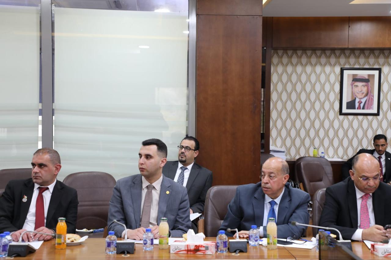 Madar Al-Saa Images 0.3200646405995471