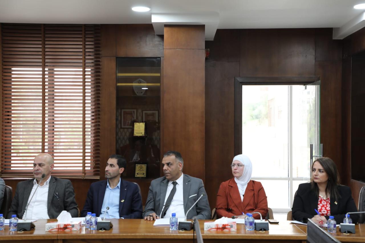 Madar Al-Saa Images 0.6026796902490611