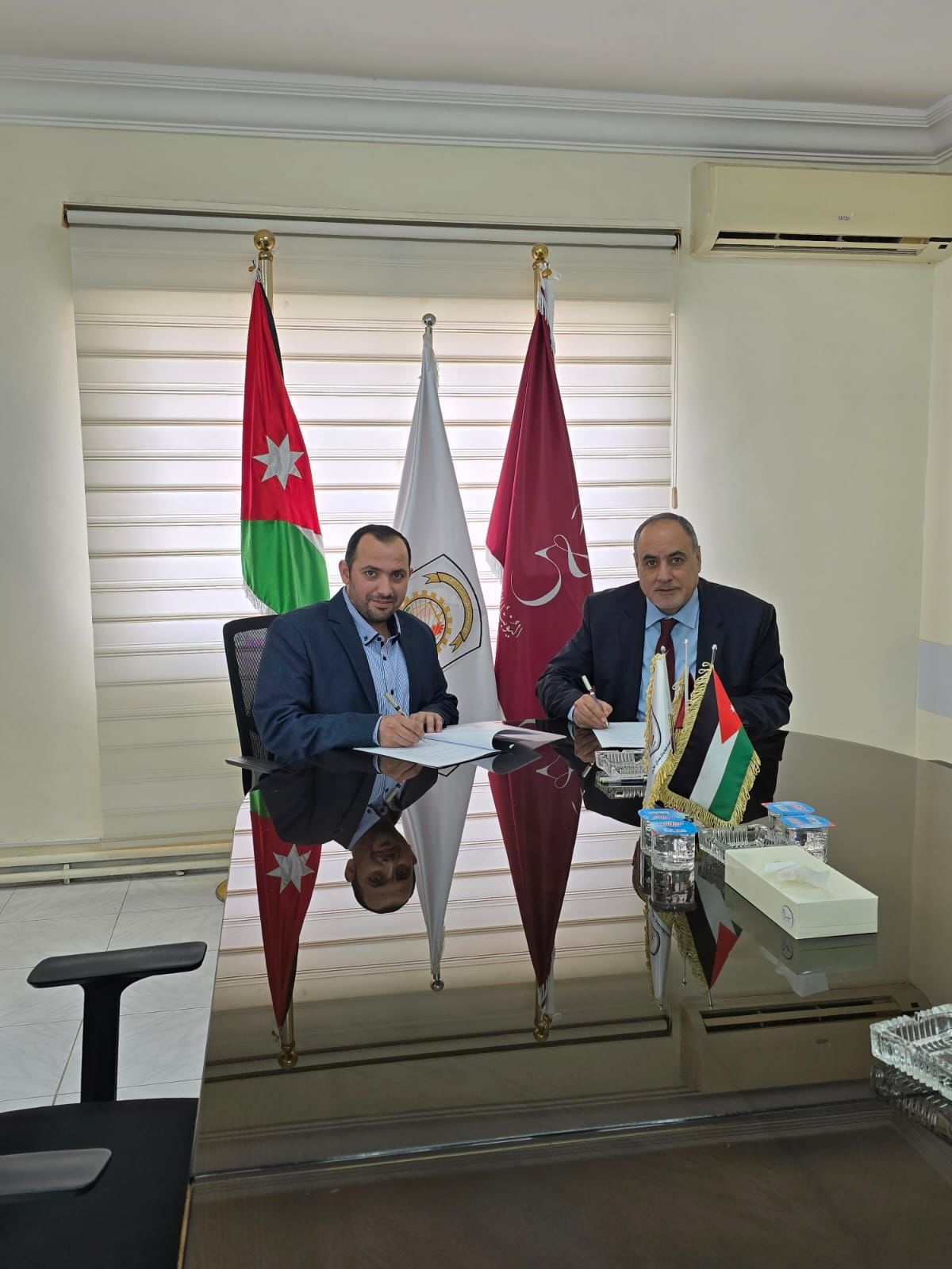 Madar Al-Saa Images 0.9452284926137138