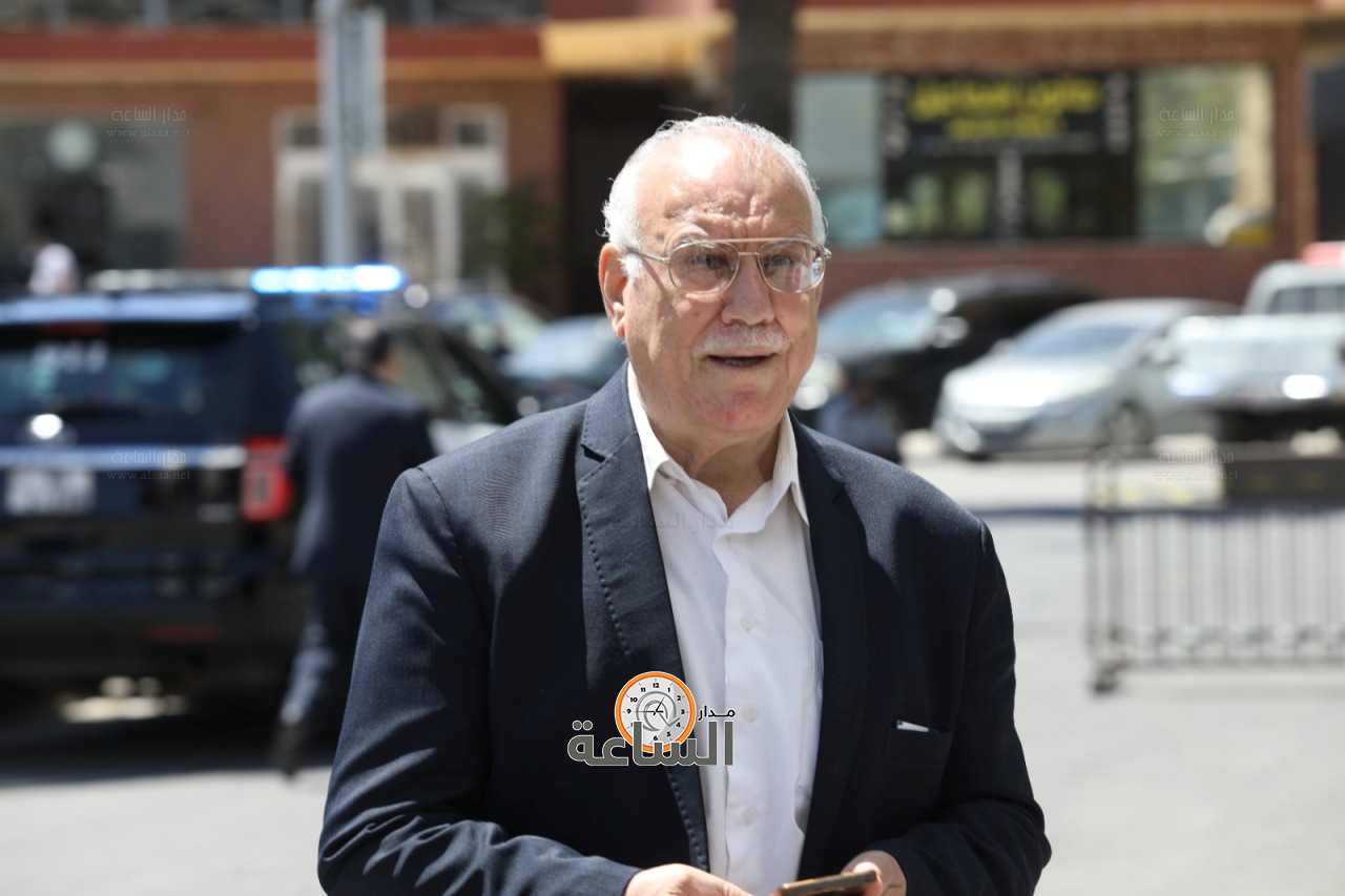 Madar Al-Saa Images 0.49988346003113493