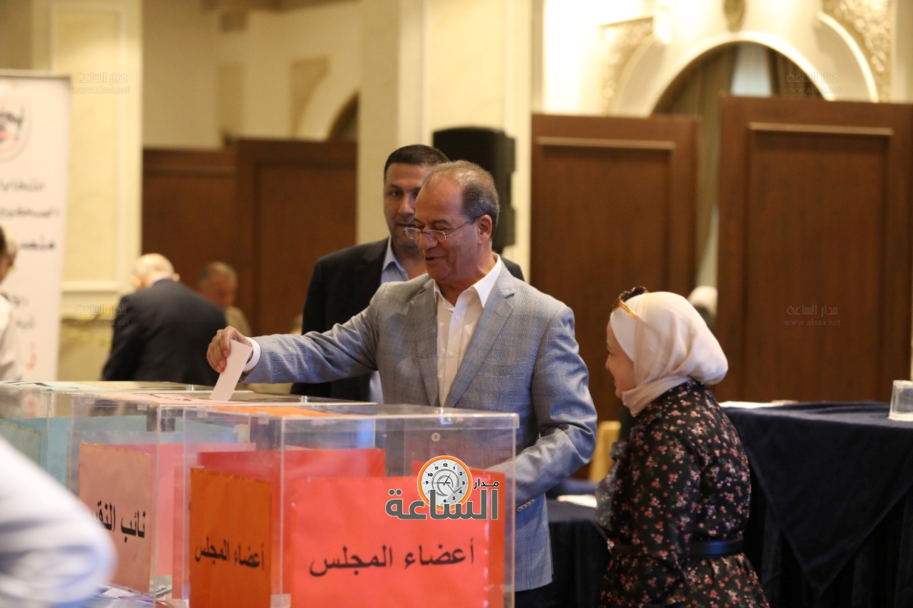 Madar Al-Saa Images 0.4249822259443299