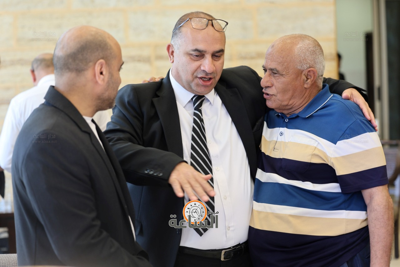 Madar Al-Saa Images 0.4490158983598377