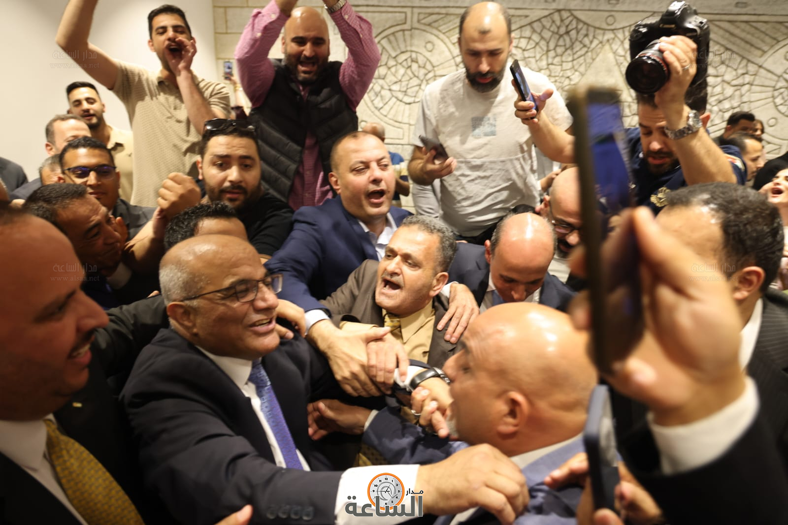 Madar Al-Saa Images 0.9550897450489353