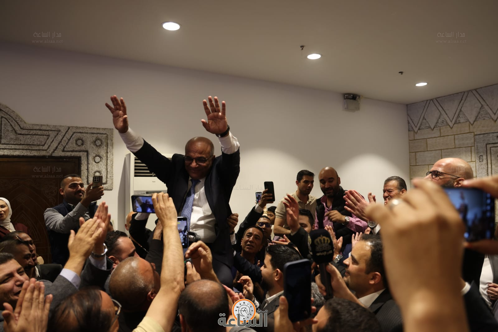 Madar Al-Saa Images 0.52438241878713