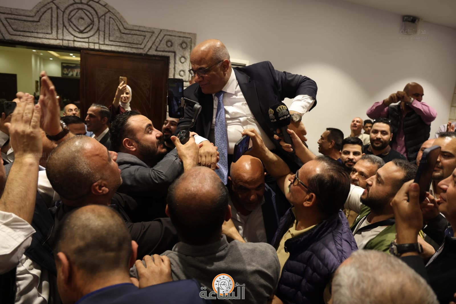 Madar Al-Saa Images 0.08449885469001095