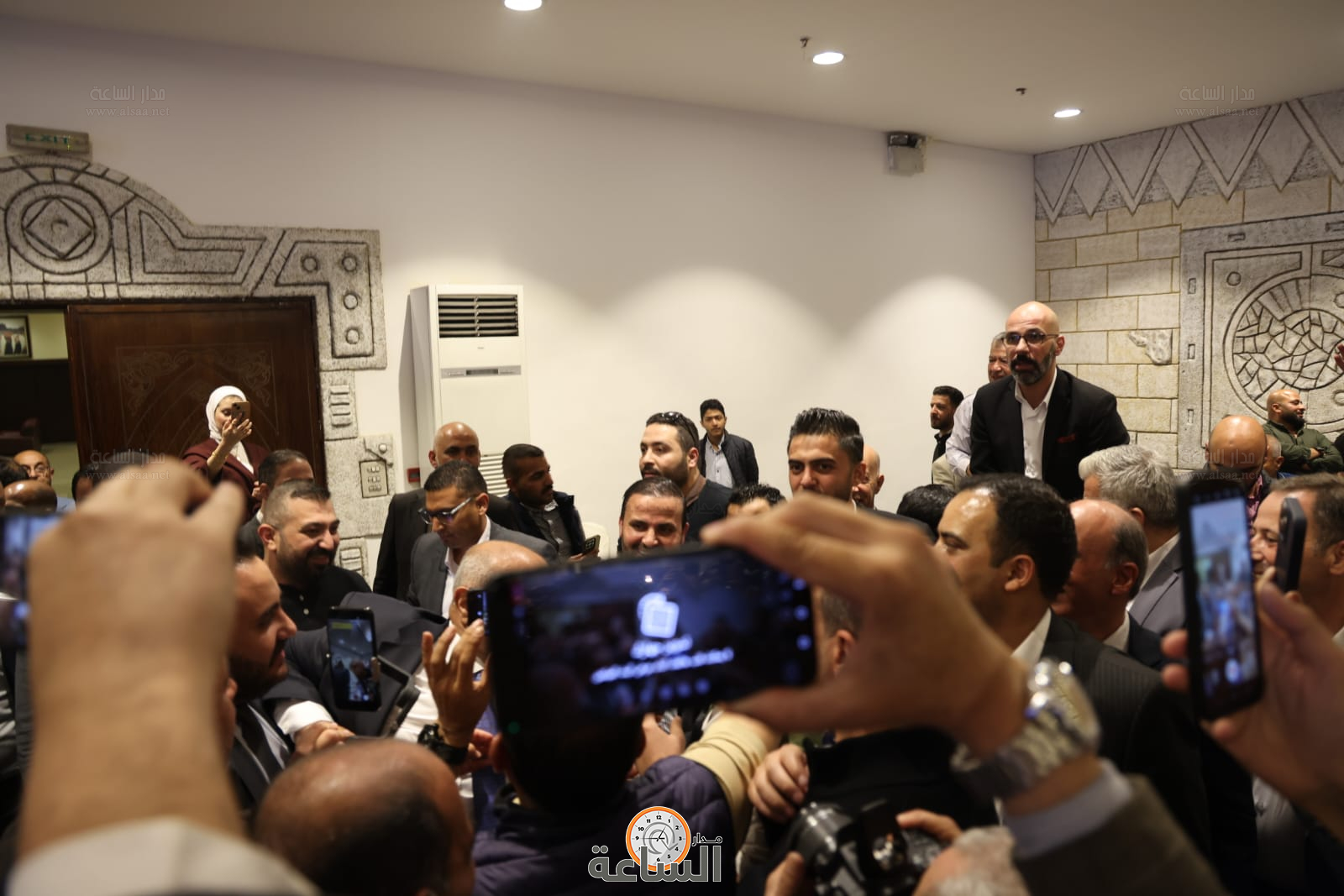 Madar Al-Saa Images 0.2461662467926774