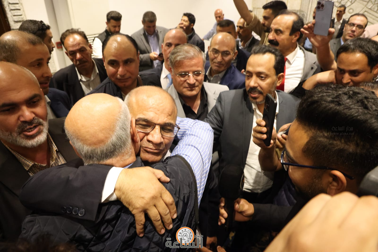 Madar Al-Saa Images 0.6105187733381086